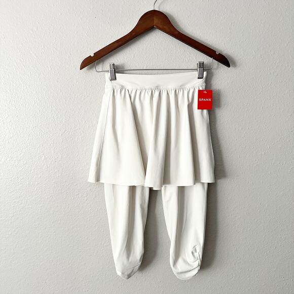 Spanx Booty Boost Active Skirt Around Knee Leggings women’s size XS NEW - Picture 2 of 12